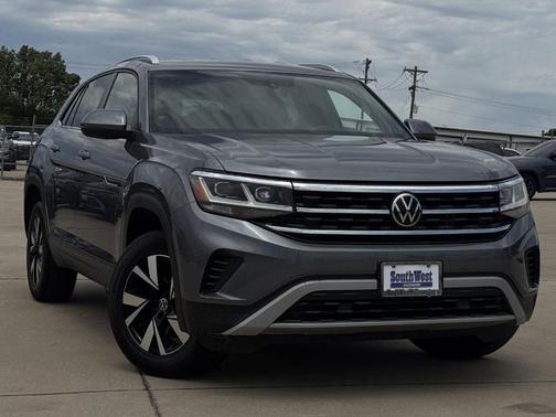 Platinum Gray Metallic 2023 Volkswagen Atlas Cross Sport 2.0T SE