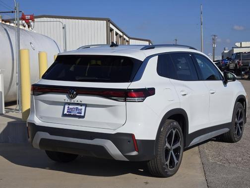 2026 Volkswagen Tiguan 2.0T SE