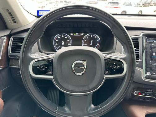 Onyx Black Metallic 2019 Volvo XC90 T6 Momentum