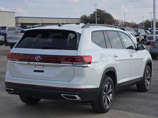 2026 Volkswagen Atlas 2.0T SE
