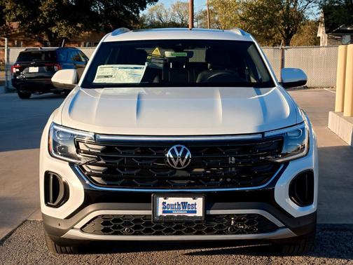 2026 Volkswagen Atlas Cross Sport 2.0T SE