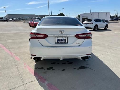 Pearl 2018 Toyota Camry XSE