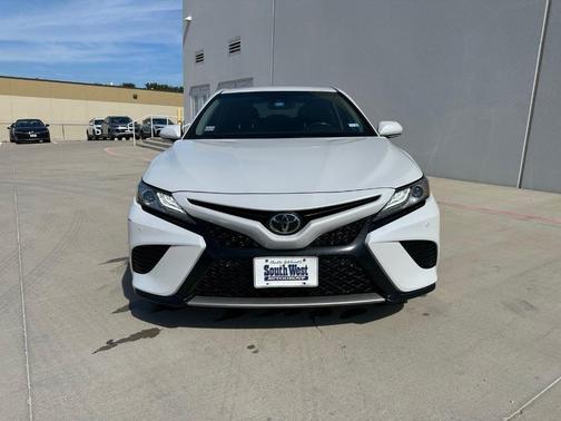 Pearl 2018 Toyota Camry XSE