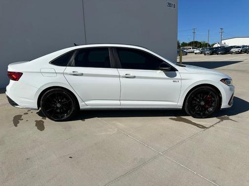Pure White W/Black Roof 2025 Volkswagen Jetta GLI 2.0T Autobahn
