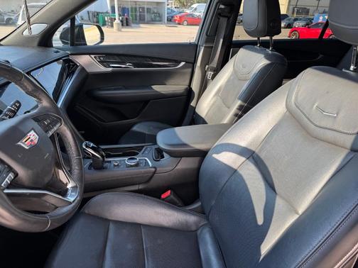 2022 Cadillac XT6 Premium Luxury FWD