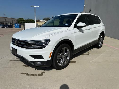 Pure White 2018 Volkswagen Tiguan 2.0T SEL Premium