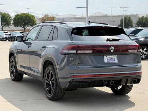 Pure Gray 2026 Volkswagen Atlas Cross Sport 2.0T SEL