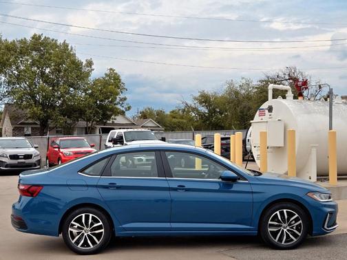 2025 Volkswagen Jetta 1.5T SE