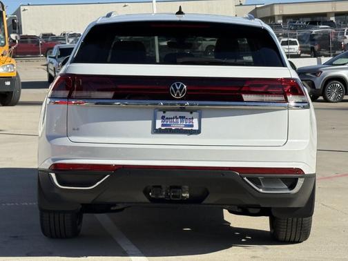 2026 Volkswagen Atlas Cross Sport 2.0T SE