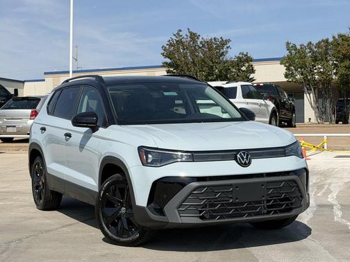 Monument Gray w/Dp Blk Rf 2026 Volkswagen Taos SE Black