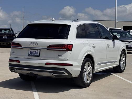 Carrara White 2023 Audi Q7 45 Premium