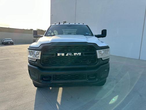 Bright White Clearcoat 2022 RAM 2500 Tradesman