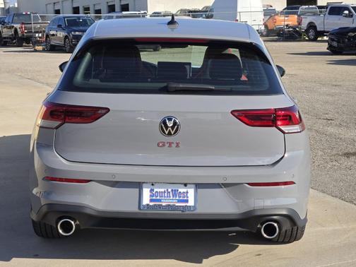 2025 Volkswagen Golf GTI 2.0T SE