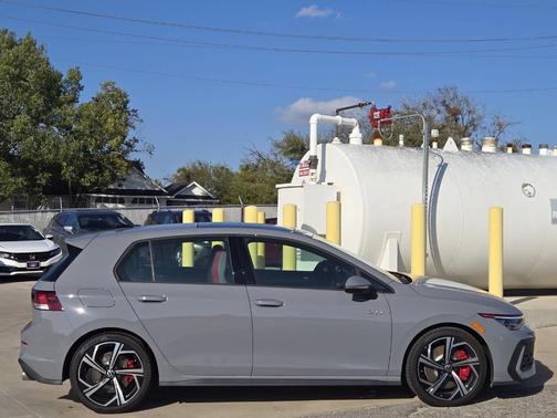 2025 Volkswagen Golf GTI 2.0T SE