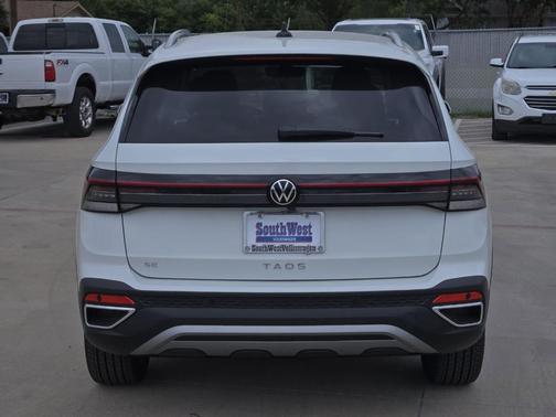 2025 Volkswagen Taos 1.5T SE