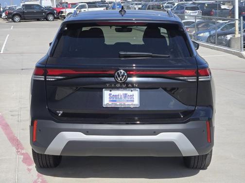 2025 Volkswagen Tiguan 2.0T SE