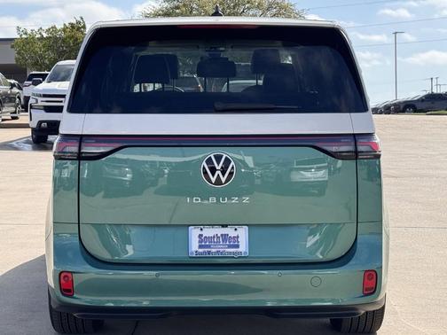 Mahi Green Metallic - Candy White 2025 Volkswagen ID. Buzz 1st Edition