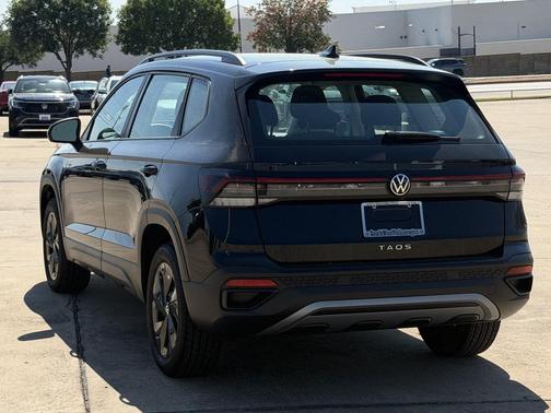 Deep Black Pearl 2026 Volkswagen Taos S