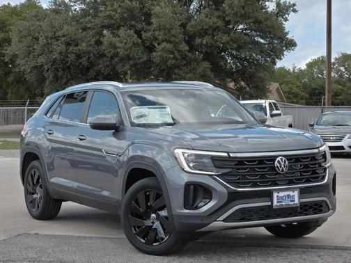 2025 Volkswagen Atlas Cross Sport 2.0T SE w/Technology
