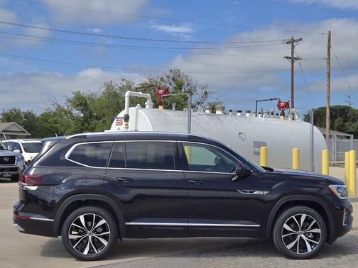 2025 Volkswagen Atlas 2.0T SEL Premium R-Line