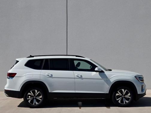 2025 Volkswagen Atlas 2.0T SE