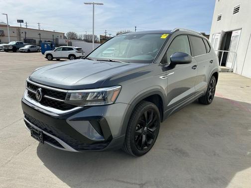 2023 Volkswagen Taos 1.5T SE
