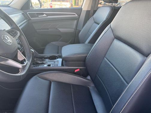 2023 Volkswagen Atlas 3.6L SE w/Technology