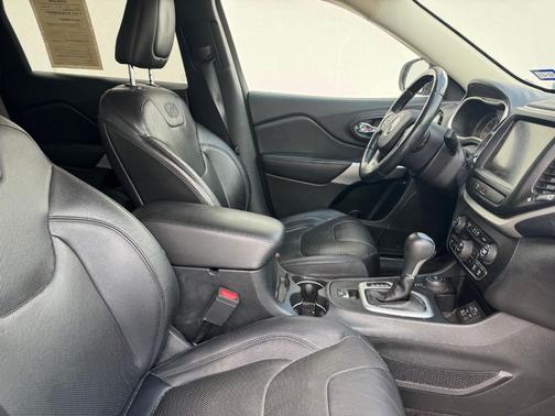 2018 Jeep Cherokee Overland