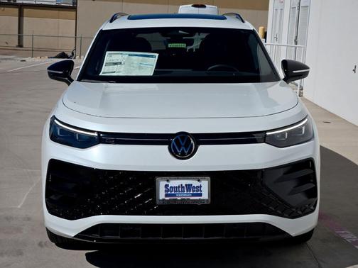 2025 Volkswagen Tiguan 2.0T SE R-Line Black