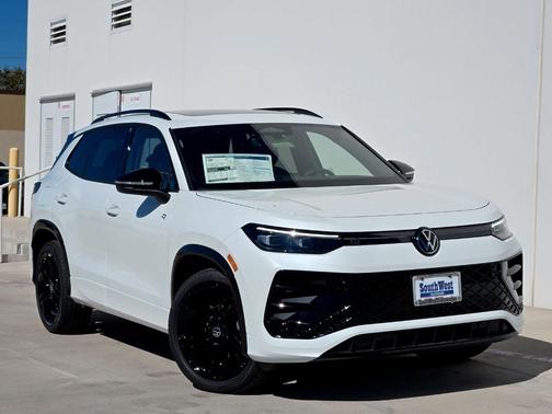2025 Volkswagen Tiguan 2.0T SE R-Line Black