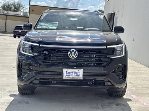 2025 Volkswagen Atlas Cross Sport 2.0T SEL R-Line Black