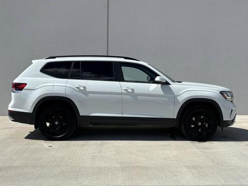 2023 Volkswagen Atlas 3.6L SE w/Technology
