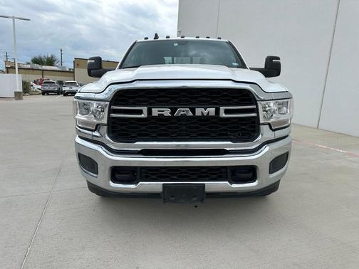 Bright White Clearcoat 2024 RAM 3500 Tradesman