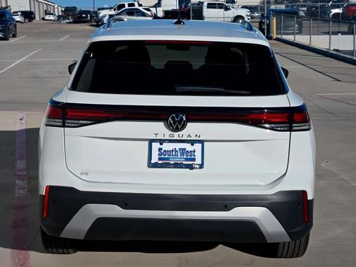 2026 Volkswagen Tiguan 2.0T SE