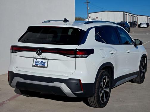 2026 Volkswagen Tiguan 2.0T SE