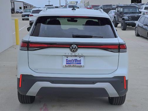 2025 Volkswagen Tiguan 2.0T SE