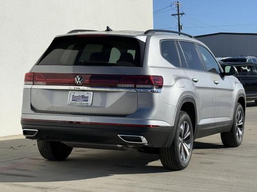 Silver Mist Metallic 2026 Volkswagen Atlas 2.0T SE