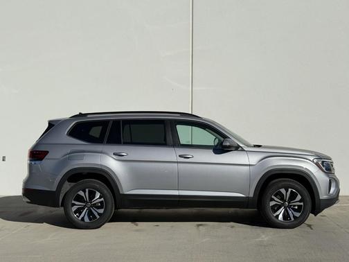Silver Mist Metallic 2026 Volkswagen Atlas 2.0T SE