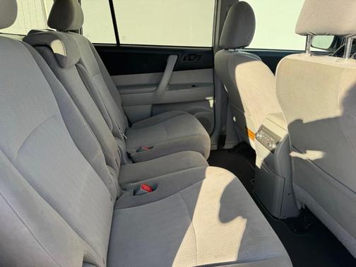 2013 Toyota Highlander Base