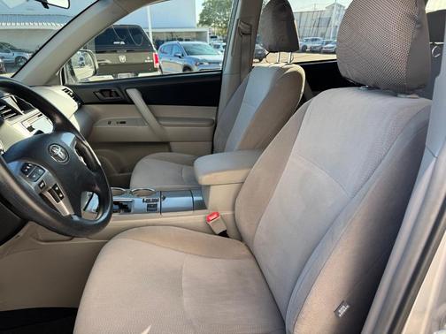 2013 Toyota Highlander Base
