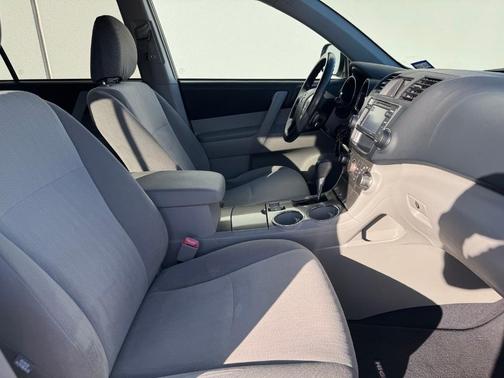 2013 Toyota Highlander Base