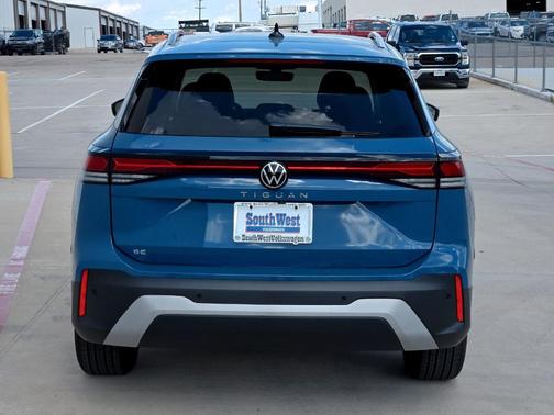 2025 Volkswagen Tiguan 2.0T SE