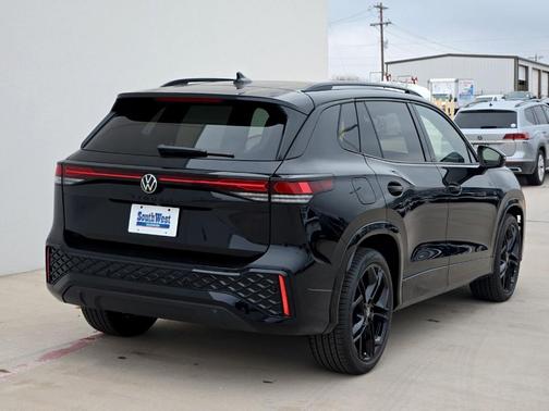 2026 Volkswagen Tiguan 2.0T SE R-Line Black