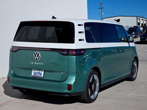 2025 Volkswagen ID. Buzz Pro S Plus