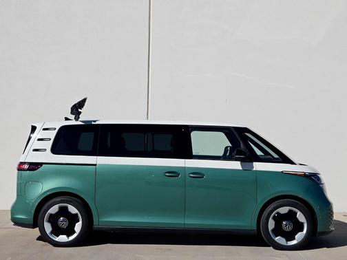 2025 Volkswagen ID. Buzz Pro S Plus