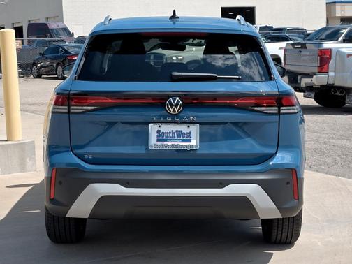 2025 Volkswagen Tiguan 2.0T SE