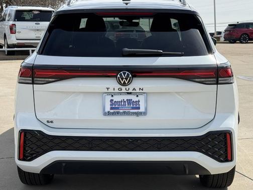 2026 Volkswagen Tiguan 2.0T SE R-Line Black