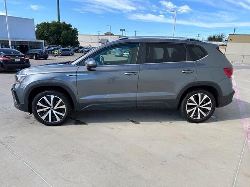 Platinum Gray Metallic 2023 Volkswagen Taos 1.5T SE
