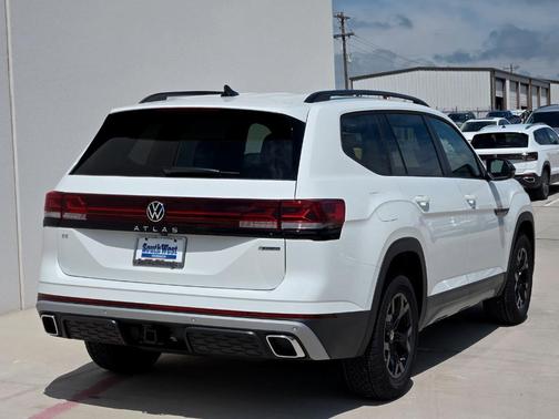 2025 Volkswagen Atlas 2.0T Peak Edition