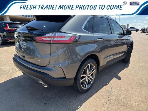 2022 Ford Edge Titanium